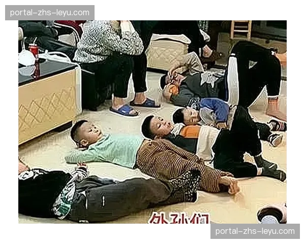 搞笑一幕：场边广告牌故障，反复播放同一则零食广告